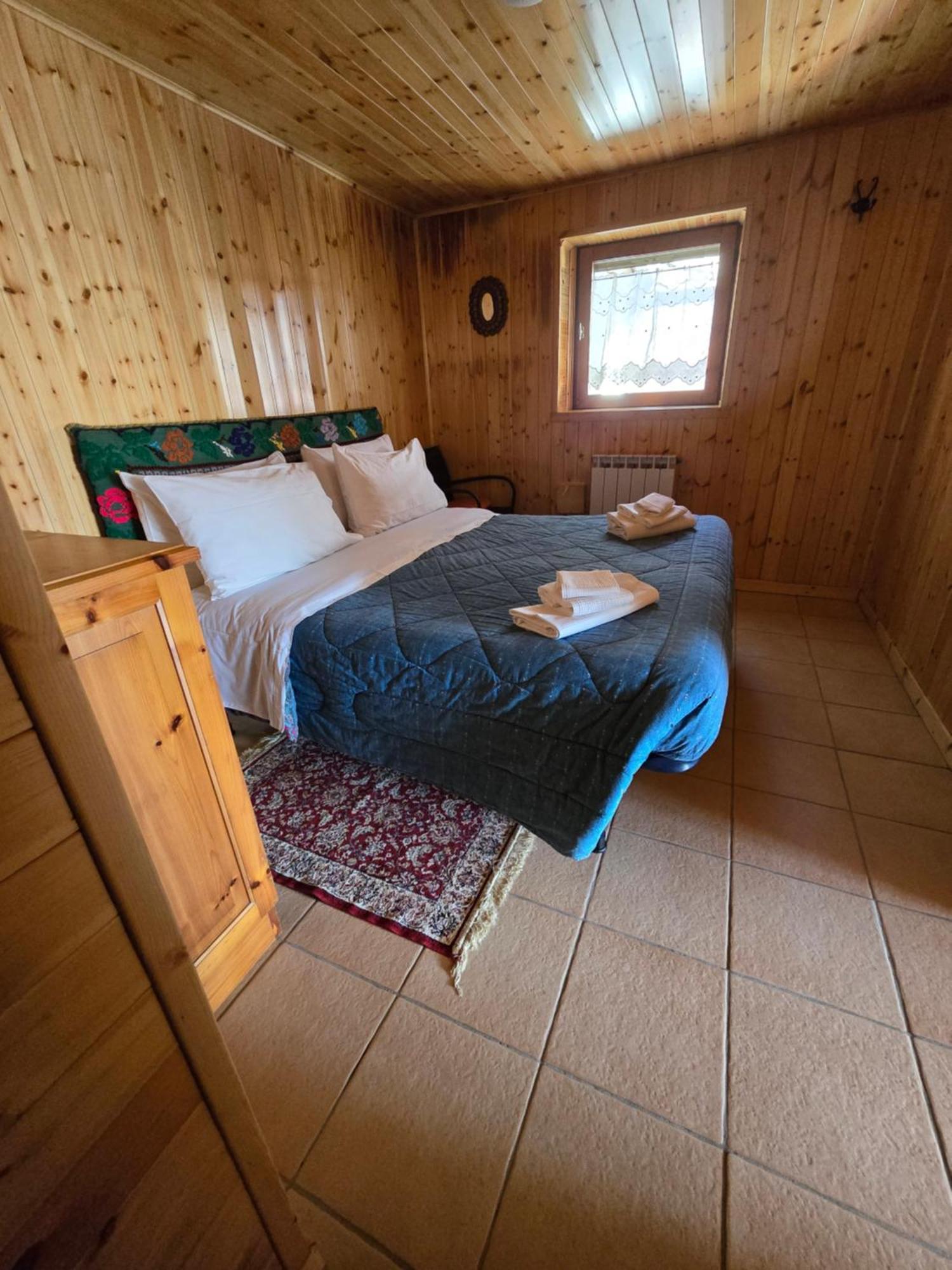 Chalet Natura La Taverna Dei 3 Porcellini Cavaliere  Екстериор снимка